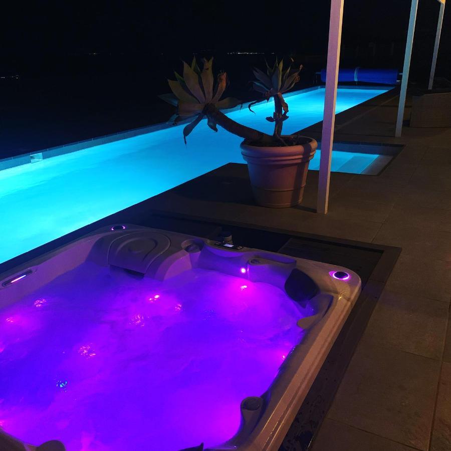 הוילה Casa Conil With A Private 25 Meter Heated Pool מראה חיצוני תמונה