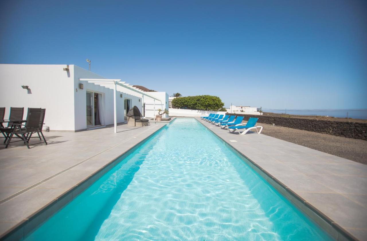 הוילה Casa Conil With A Private 25 Meter Heated Pool מראה חיצוני תמונה